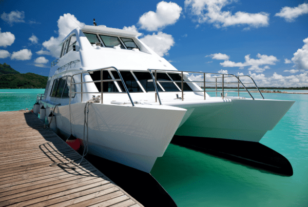 catamaran hull pros and cons